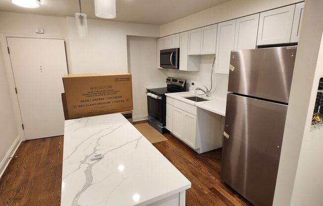 2 beds, 1.5 baths, 900 sqft, $2,895, Unit 204