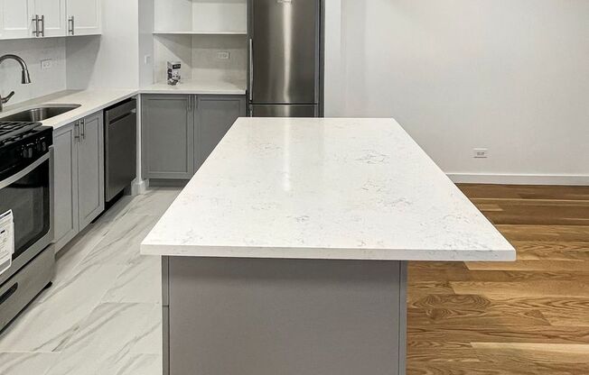 2 beds, 2 baths, 900 sqft, $9,154.52, Unit 12N/O