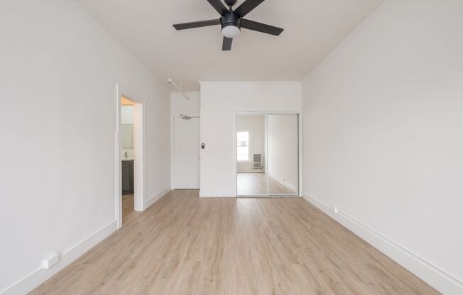 Studio, 1 bath, 400 sqft, $1,395, Unit 214