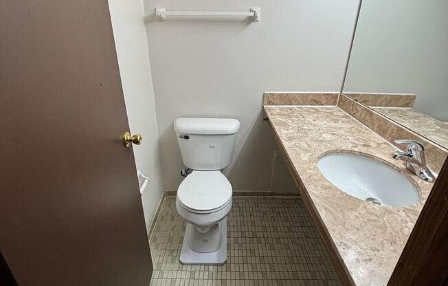 3 beds, 1.5 baths, 1,204 sqft, $1,569, Unit 5212 05