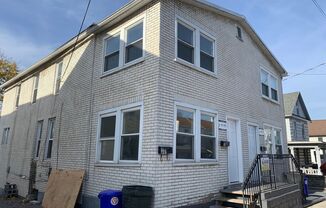 38 N. Penn St. - 3 Bedroom - $1350/ month (inc min w/s/t/) - Available NOW!