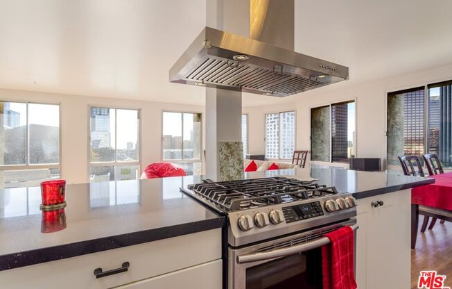 2 beds, 2 baths, 1,172 sqft, $4,550, Unit 1105