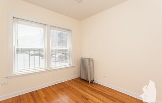3914 N Pine Grove Ave, Chicago IL 1W