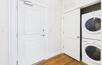 2 beds, 2 baths, 925 sqft, $1,600, Unit 404