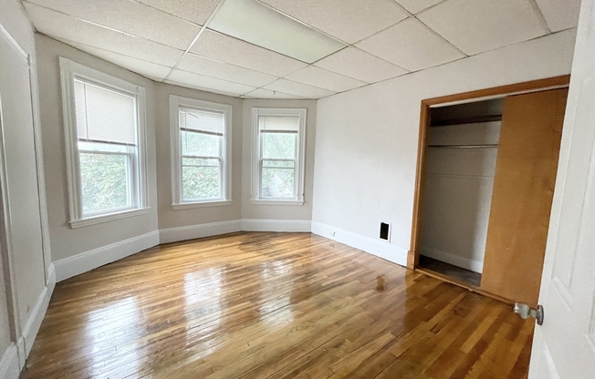 4 beds, 1 bath, $3,600, Unit 3