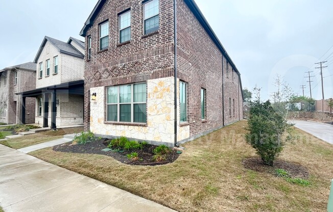 7529 REGAL LN