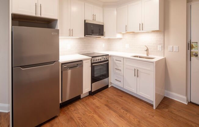 Studio, 1 bath, 350 sqft, $1,995, Unit 209