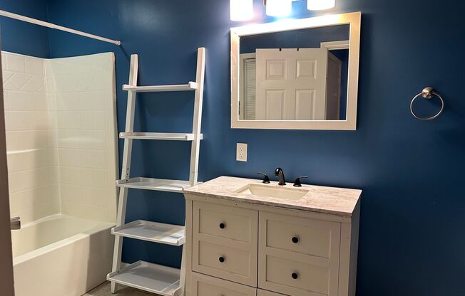 2 Bedroom Duplex Near Ft. Bragg