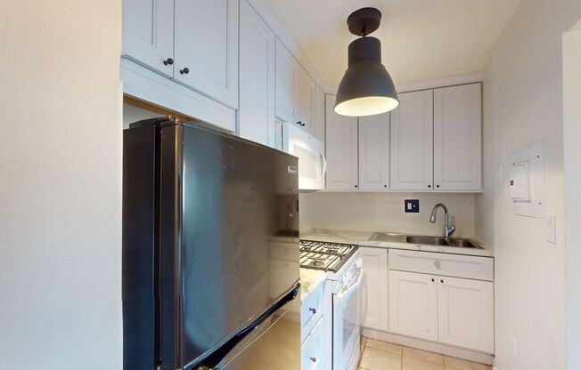 1 bed, 1 bath, $1,725, Unit Unit 415