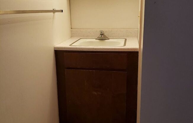 1 bed, 1 bath, 420 sqft, $585, Unit 8252