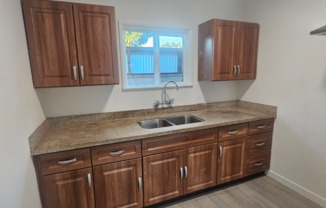 1750 MONTH CALL FOR DETAILS STUDIO W KITCHEN