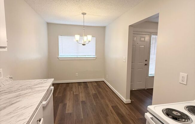 2 beds, 1 bath, $950, Unit SC555