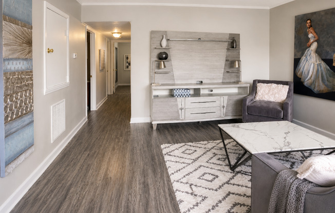 3 beds, 1.5 baths, 1,000 sqft, $1,323, Unit 454-B