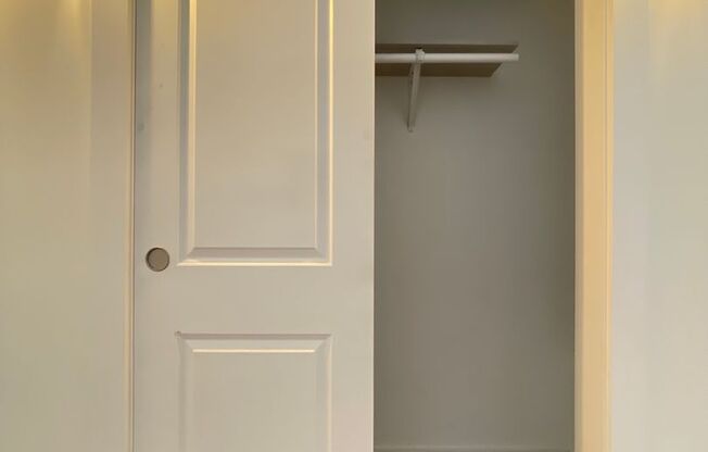 1 bed, 1 bath, 700 sqft, $1,595, Unit Unit 322 (Loft)