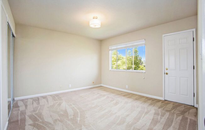 2 beds, 1.5 baths, $2,900, Unit 2150 Santa Clara Ave #F