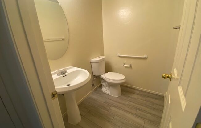 3 beds, 2.5 baths, $2,345