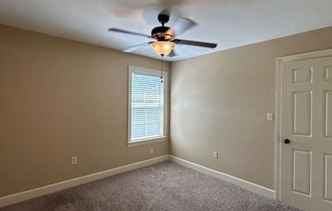 3 beds, 2 baths, 1,300 sqft, $1,125, Unit O-202