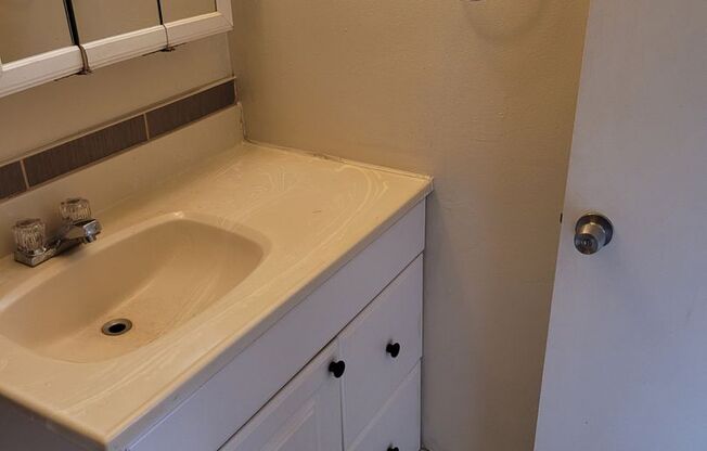 Studio, 1 bath, $825, Unit 209