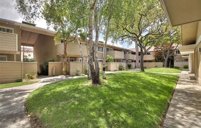 Courtyard View at Balboa Apartments, Sunnyvale, CA