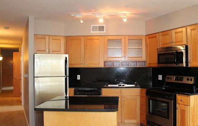 Fully Equipped Kitchen at Stonebridge Waterfront, Cleveland