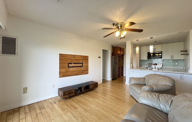 1 bed, 1 bath, 613 sqft, $2,350, Unit 410