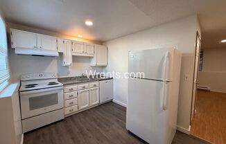2bd / 1 bath with laundry - Steps from Gonzaga University MOVE IN SPECIAL..