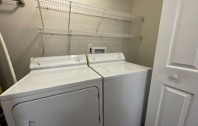 2 beds, 2 baths, 1,190 sqft, $1,550, Unit 2708-3 - Remodel