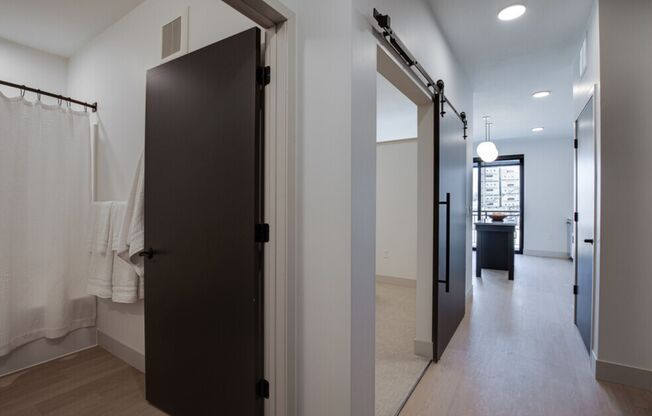 1 bed, 1 bath, 757 sqft, $1,695, Unit 211
