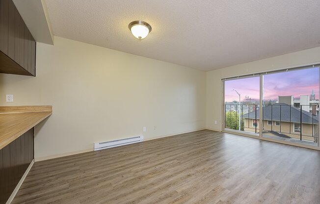 1 bed, 1 bath, 598 sqft, $1,550, Unit 306