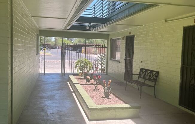 2 beds, 1 bath, $850, Unit 110