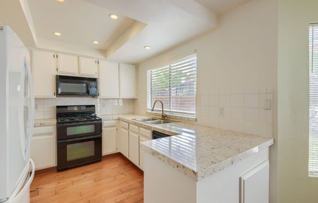 4 beds, 2.5 baths, $2,000