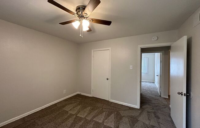 2 beds, 1 bath, $895, Unit MA9133