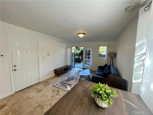 1 bed, 1 bath, 700 sqft, $3,000