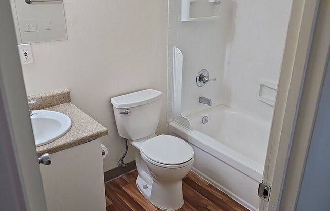 Studio, 1 bath, 600 sqft, $895, Unit 41