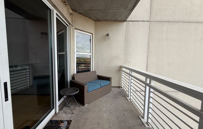 2 beds, 1 bath, $2,250, Unit UNIT 805