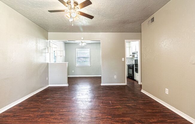 3 beds, 1.5 baths, $1,075