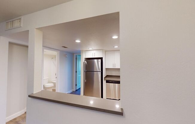 1 bed, 1 bath, 630 sqft, $995, Unit 18