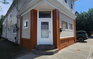 LARGE GROUND FLOOR 2 BEDROOM FOR RENT!