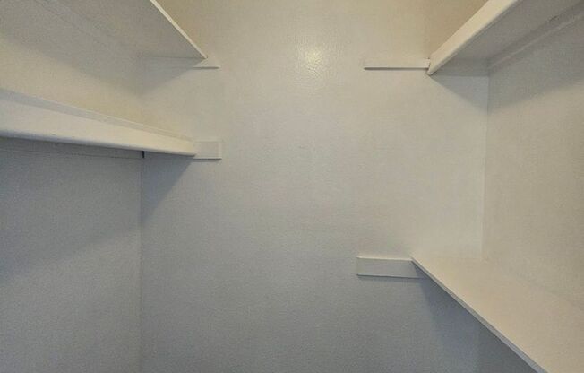 2 beds, 2 baths, 992 sqft, $1,800, Unit 15