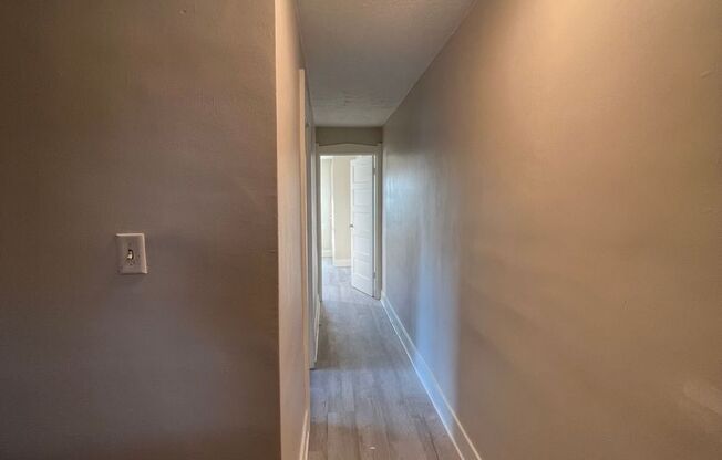 3 beds, 1 bath, 1,120 sqft, $1,260, Unit 900