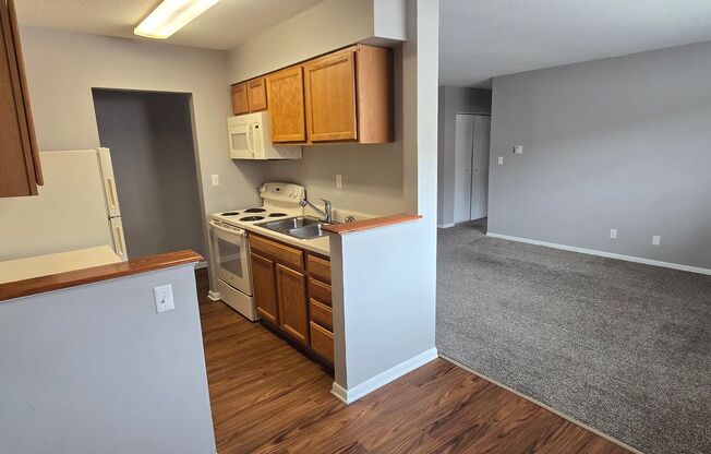 1 bed, 1 bath, 750 sqft, $865, Unit 64