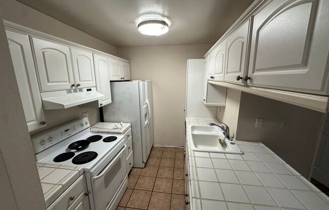 2 Bed, 2 Bath Condo in Cross Creek Village, Playa Del Rey