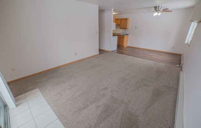 2 beds, 1 bath, 830 sqft, $780, Unit 2502-301