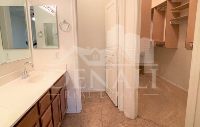 2 beds, 2.5 baths, 1,385 sqft, $1,995, Unit Unit 1114