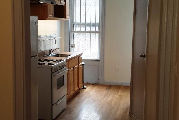 14 CLERMONT AVE