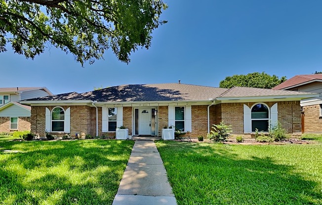 2111 EL DORADO WAY