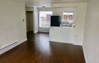 Beautiful and Cozy Remodeled 1 Bedroom Ground Floor Unit