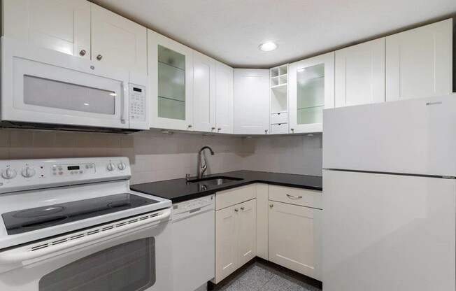 30 Peterborough St Apt B
