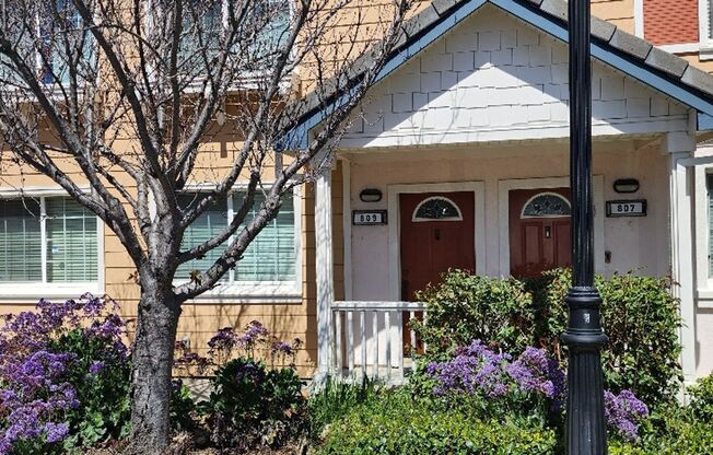 Cute 2 Bedroom 1 Bath Condo Daniels Avenue Vallejo New Flooring and Paint