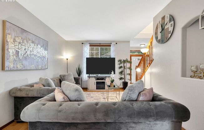Spacious 3-Bedroom Home with Vaulted Ceilings & Expansive Backyard